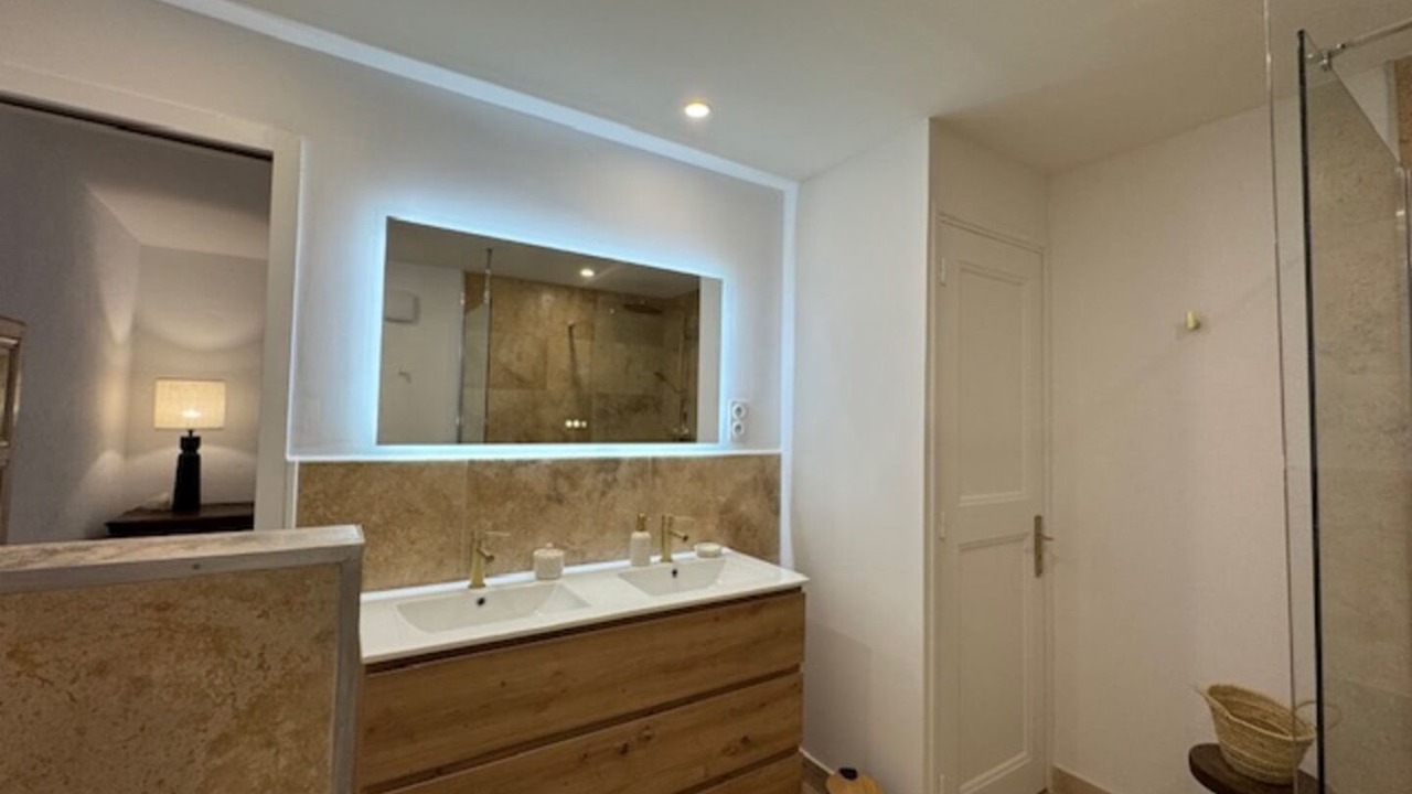 Photo of Bathroom in Grillon