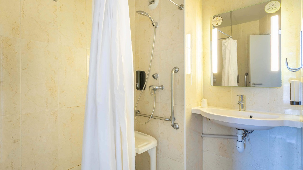 Photo of Bathroom in Ollioules