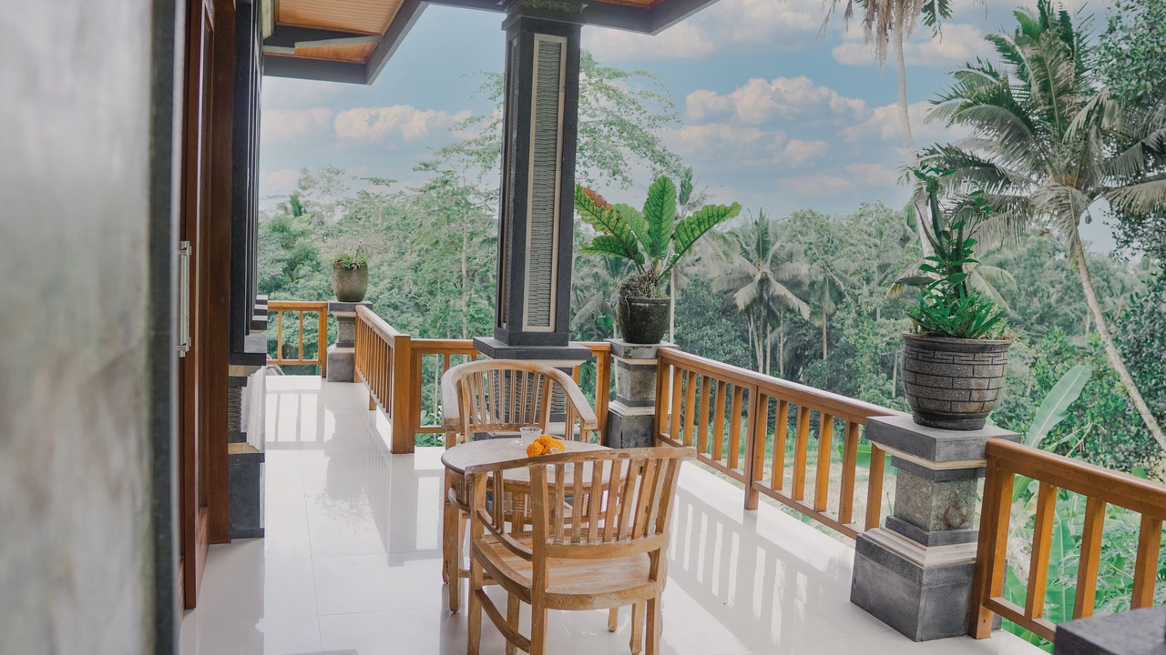 Photo of Patio Balcony in Sambahan