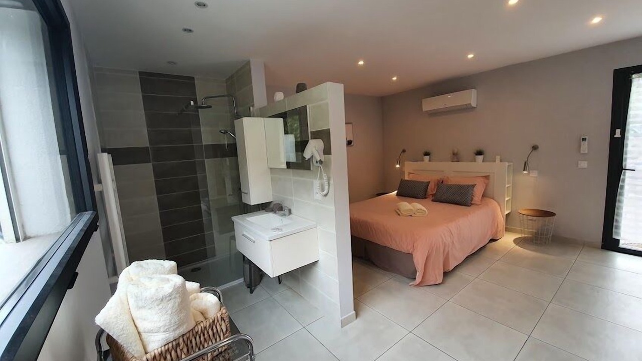 Photo of Bedroom in Sanary-sur-Mer