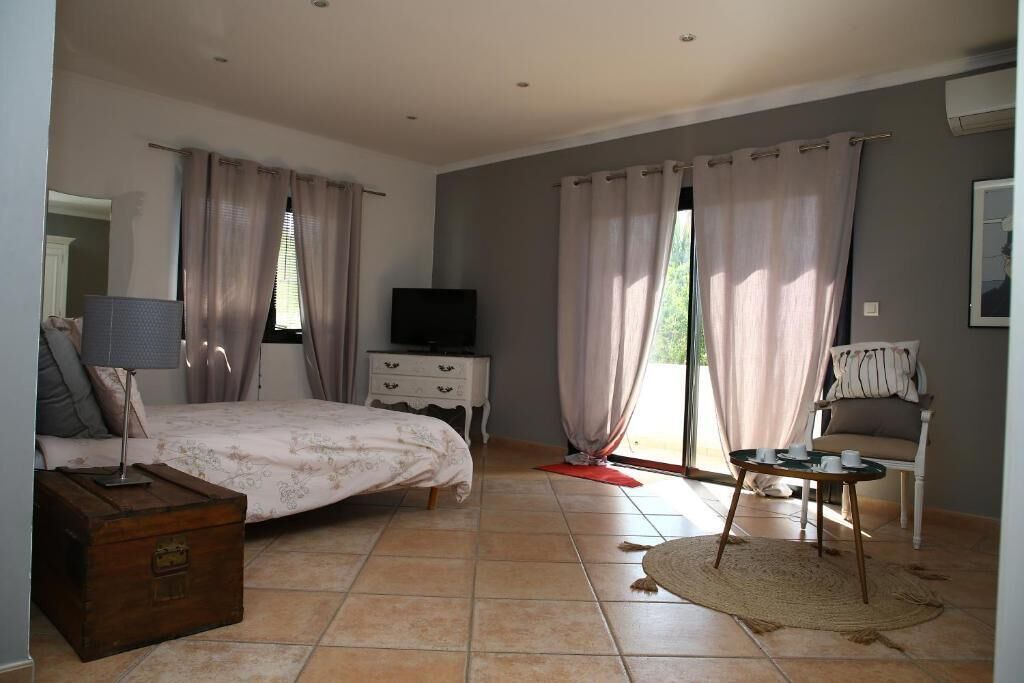 Photo of Bedroom in Sanary-sur-Mer