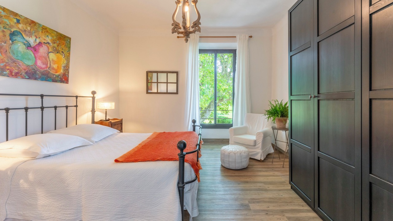 Photo of Bedroom in Noves