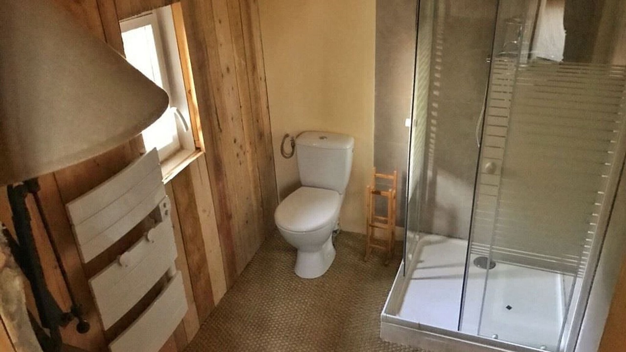 Photo of Bathroom in Velleron