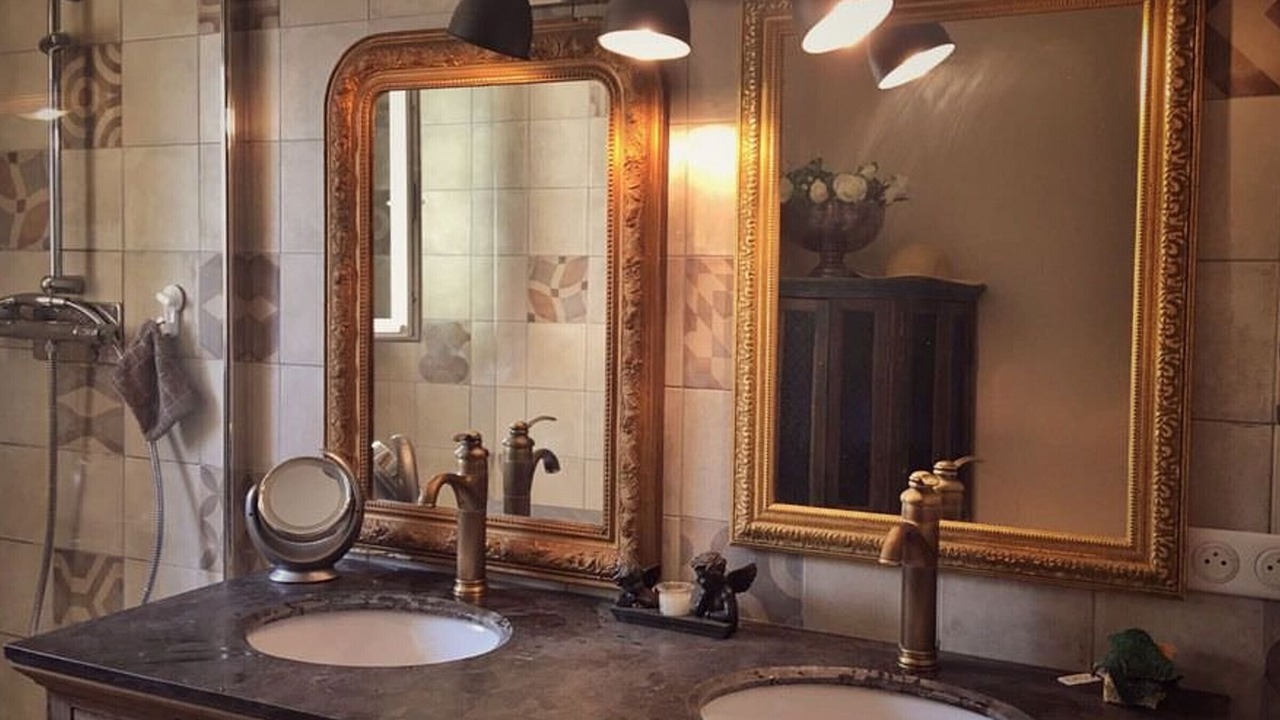 Photo of Bathroom in Velleron