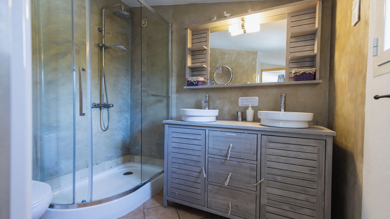 Photo of Bathroom in Lagnes