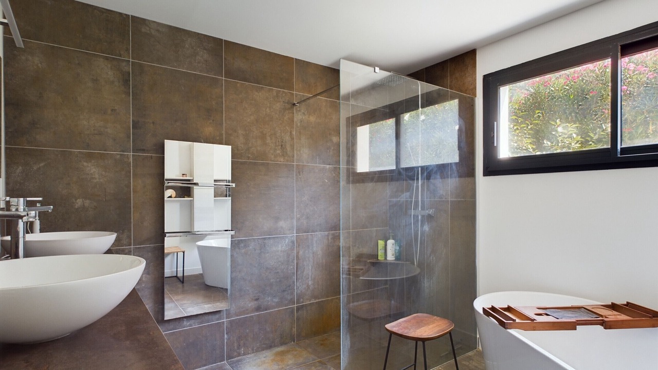 Photo of Bathroom in Cornillon-Confoux
