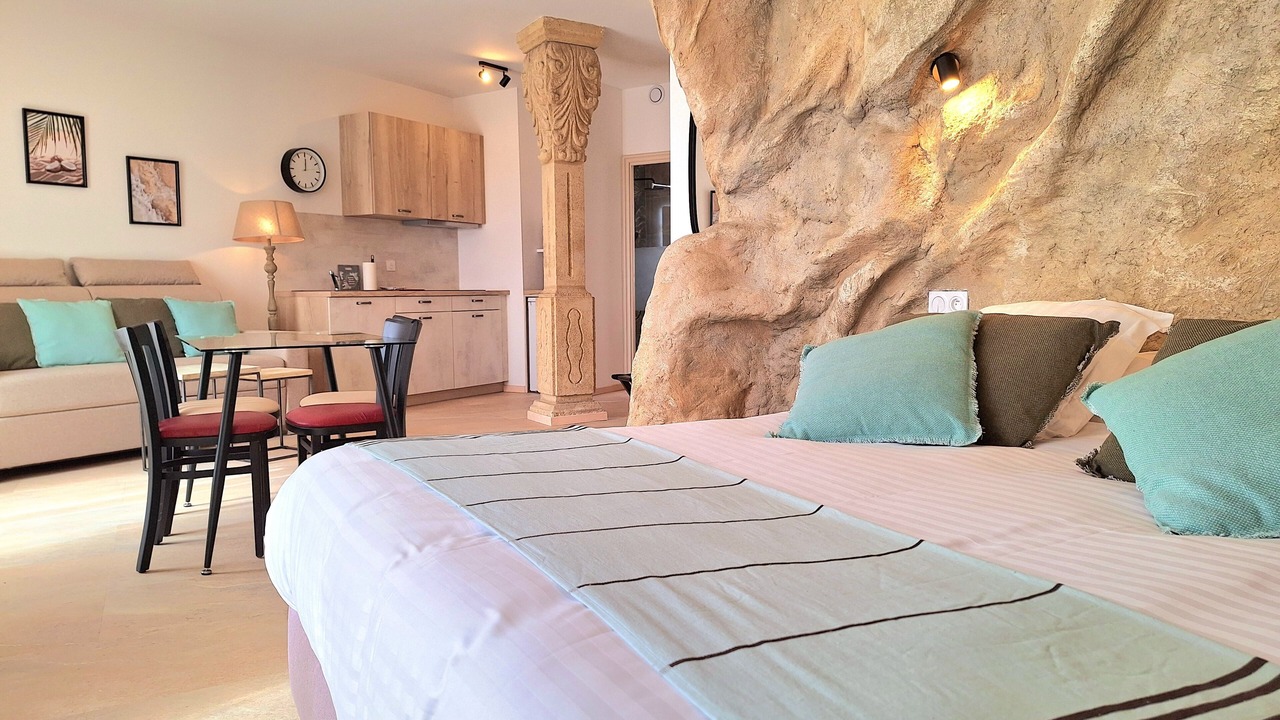 Photo of Bedroom in Sainte-Tulle