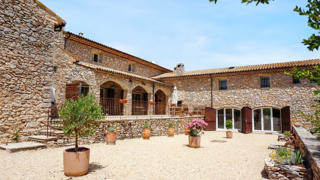 Photo of Outdoor in Simiane-la-Rotonde