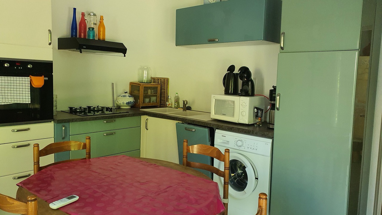 Photo of Kitchen in Saint-Martin-de-Castillon
