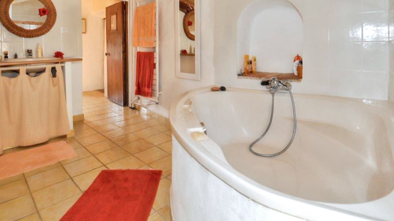 Photo of Bathroom in Buisson