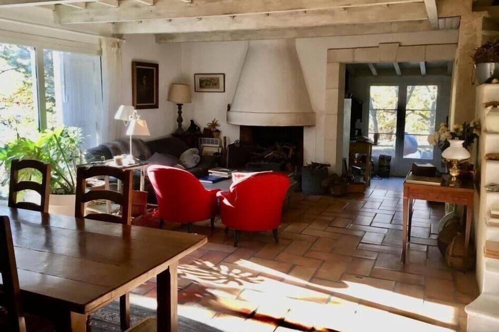 Photo of Livingroom in Lacoste
