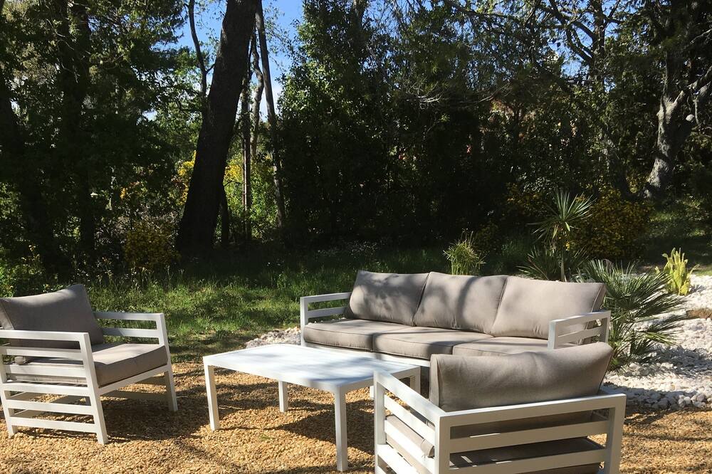 Photo of Outdoor in Lacoste