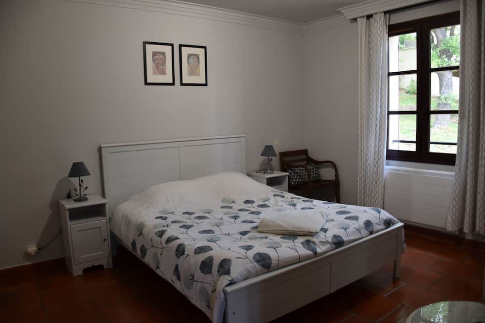 Photo of Bedroom in Roumoules