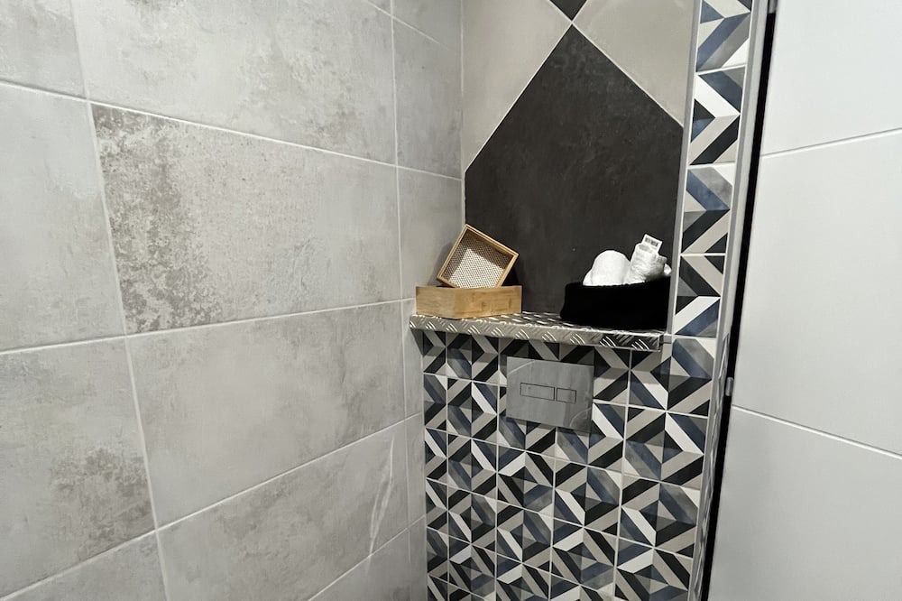 Photo of Bathroom in Chateauneuf-les-Martigues