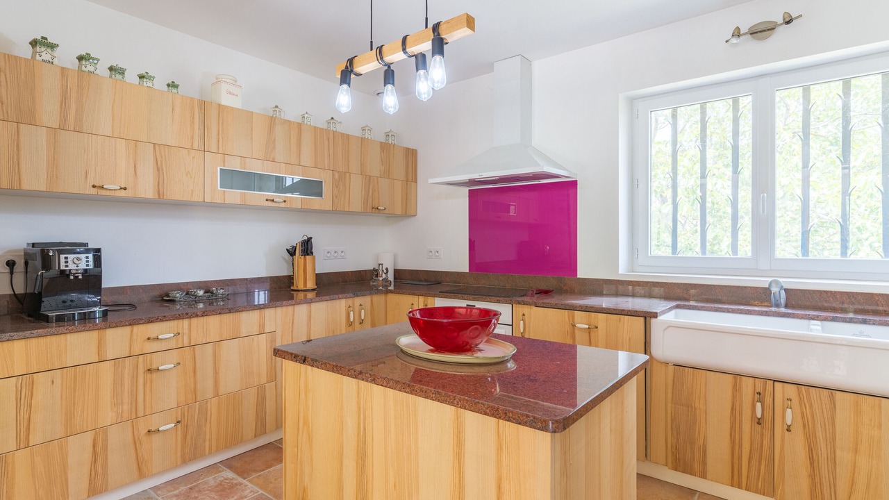 Photo of Kitchen in Montjustin