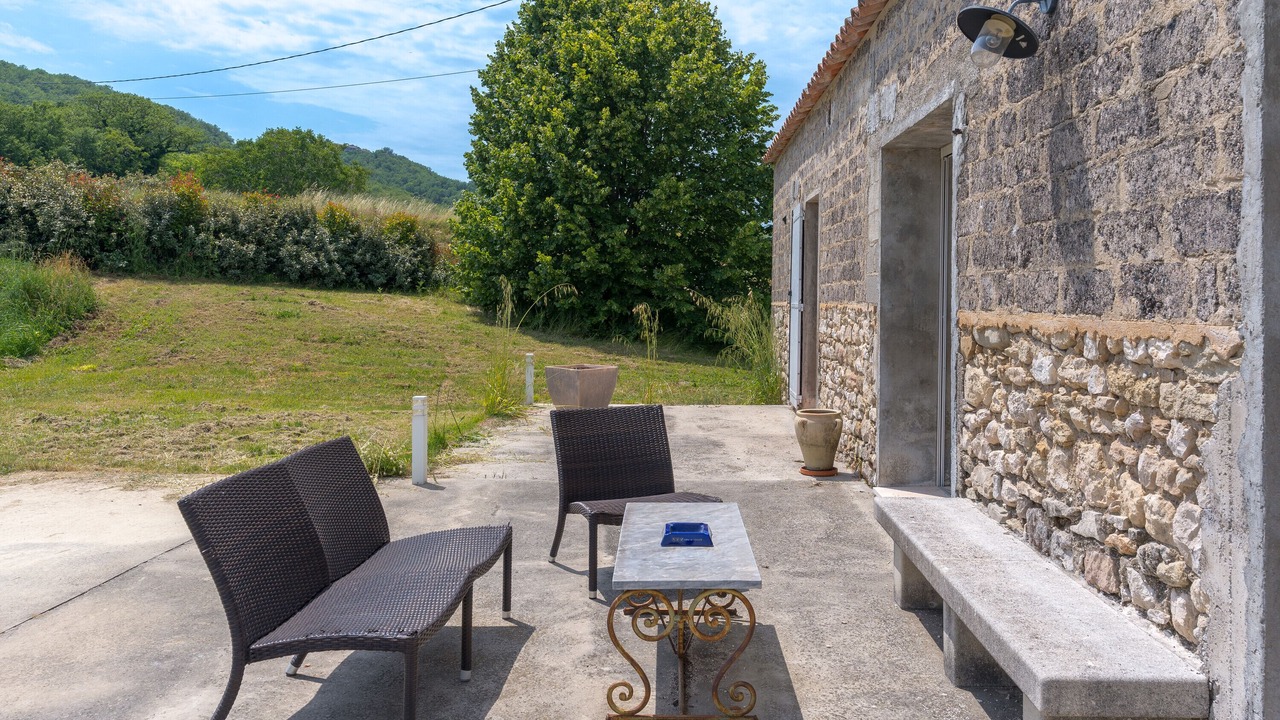 Photo of Patio Balcony in Montjustin