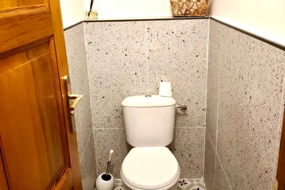 Photo of Bathroom in Courthezon