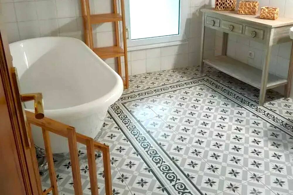 Photo of Bathroom in Courthezon