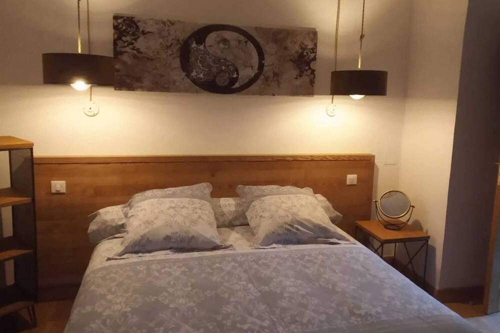 Photo of Bedroom in Courthezon