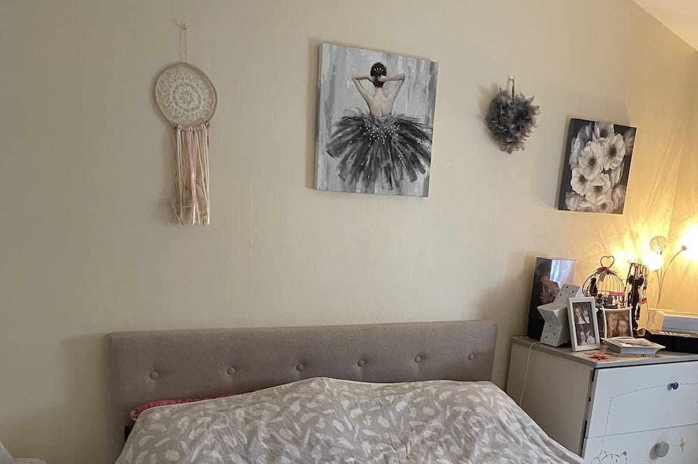 Photo of Bedroom in Montfavet