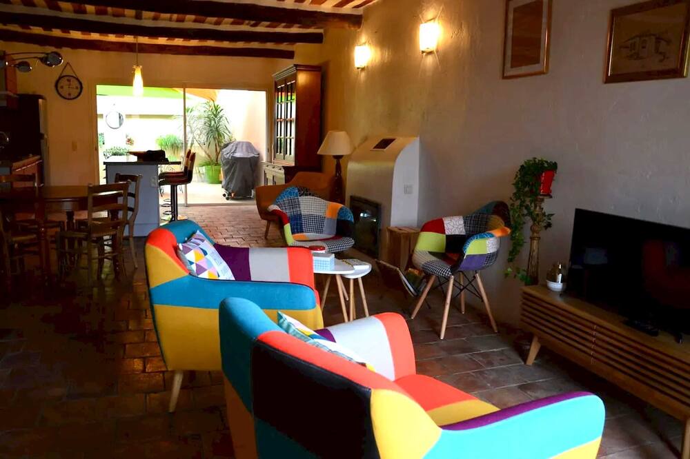 Photo of Livingroom in Courthezon