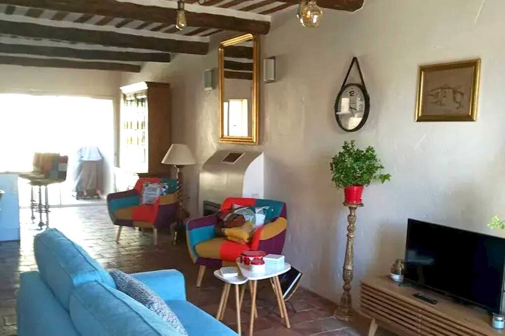 Photo of Livingroom in Courthezon
