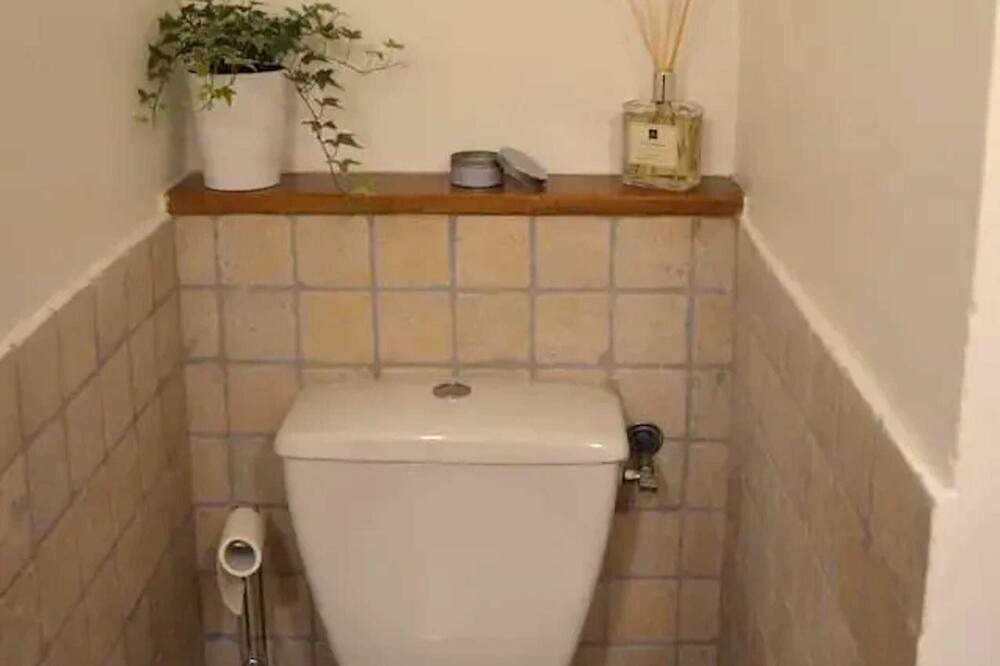 Photo of Bathroom in Courthezon