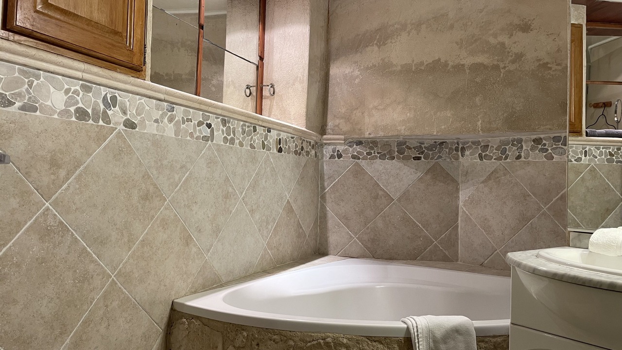 Photo of Bathroom in Venelles