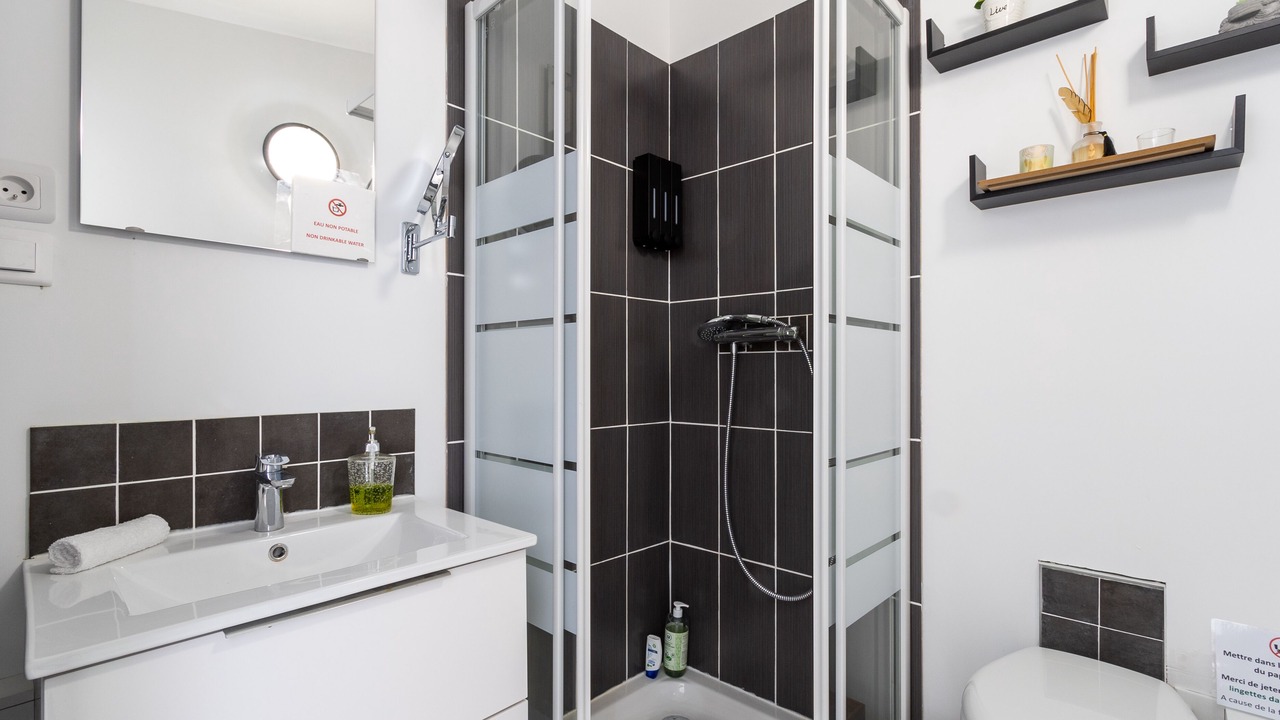 Photo of Bathroom in Saint-Cannat