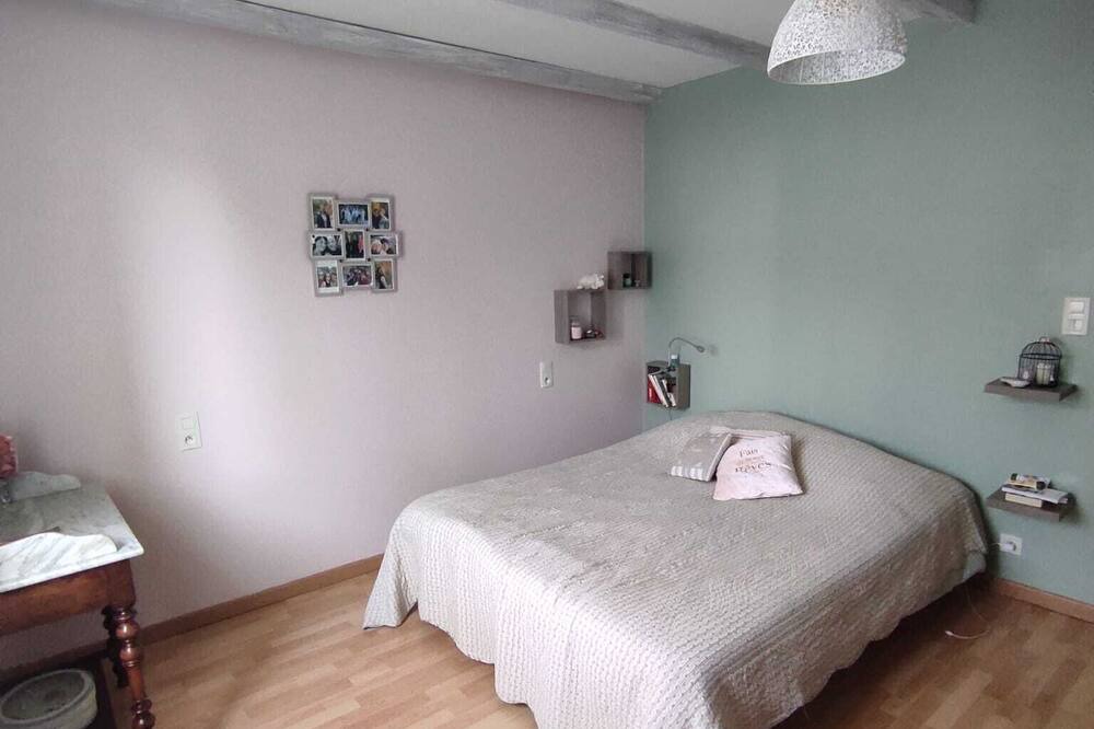 Photo of Bedroom in Caderousse