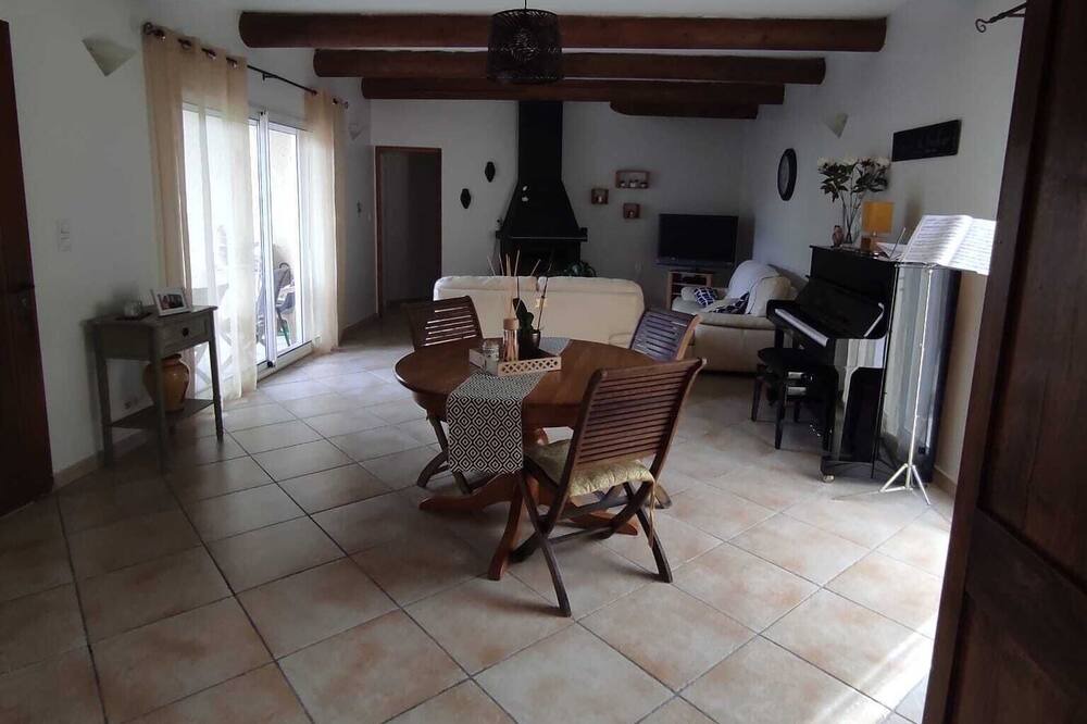 Photo of Outdoor in Caderousse