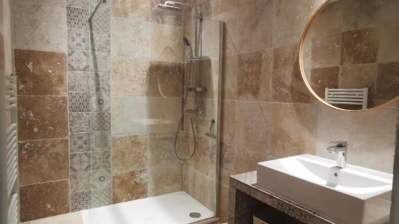 Photo of Bathroom in Velleron