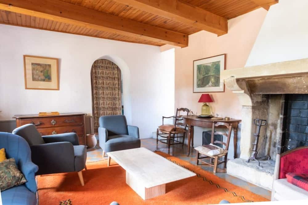Photo of Livingroom in Sauveterre