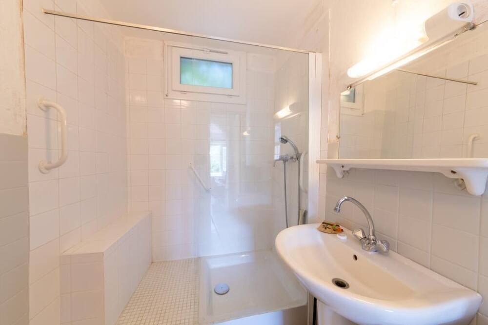 Photo of Bathroom in Sauveterre