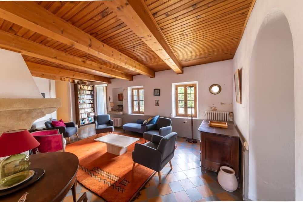Photo of Livingroom in Sauveterre