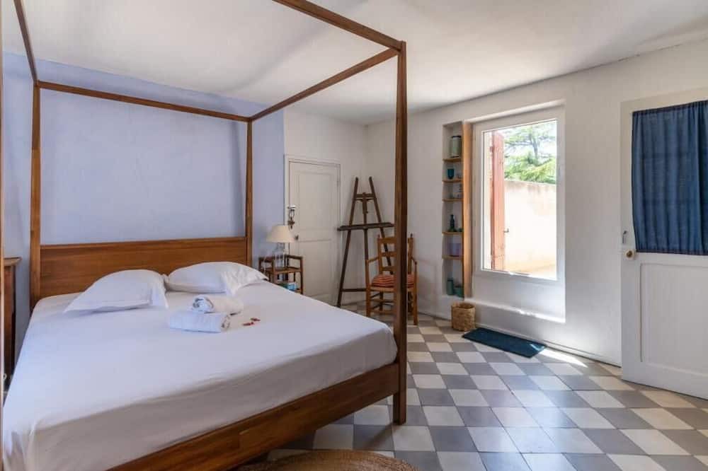 Photo of Bedroom in Sauveterre