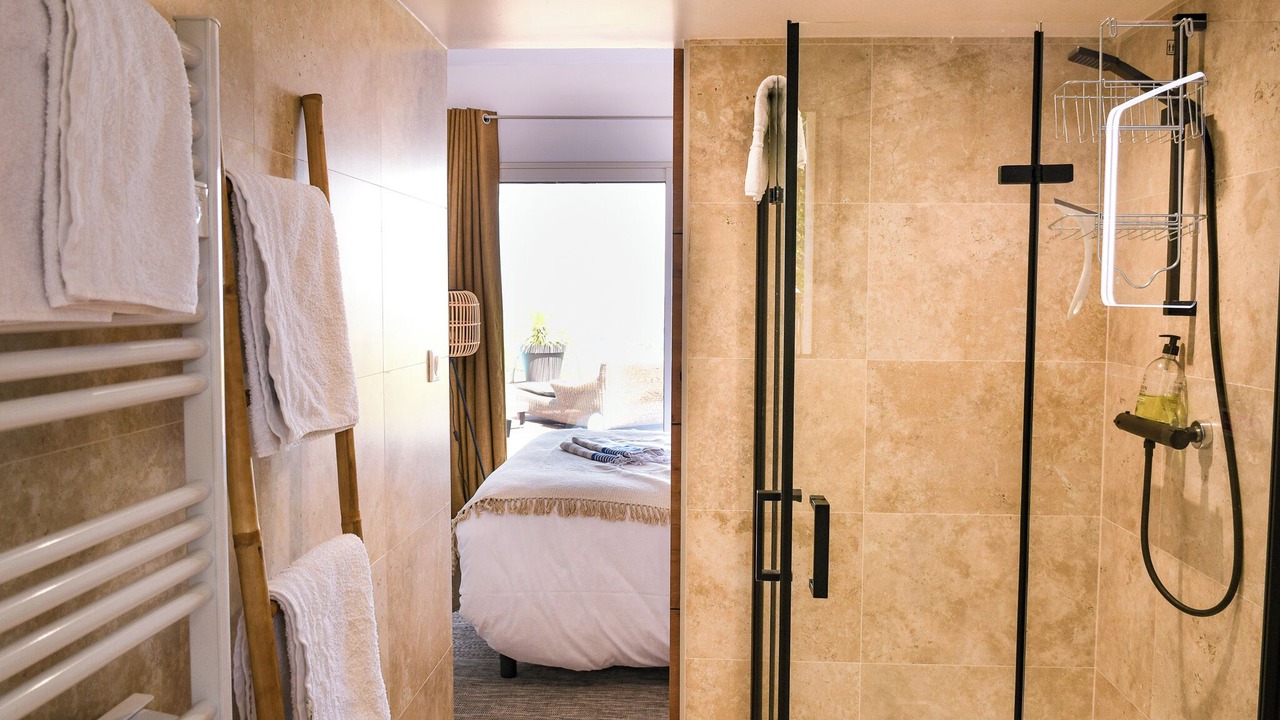 Photo of Bathroom in Rochefort-du-Gard