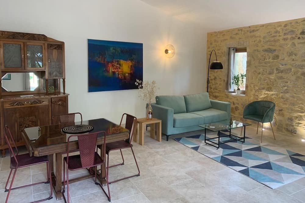 Photo of Bedroom in Redessan