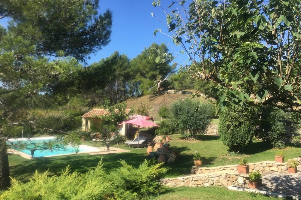 Photo of Outdoor in Rousset