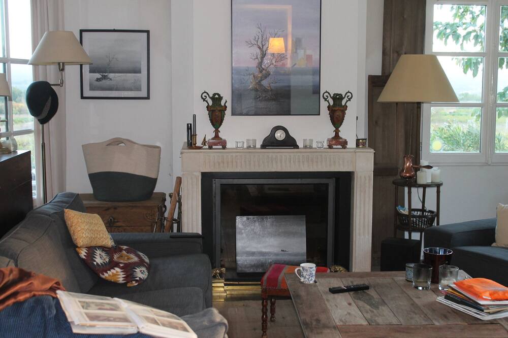 Photo of Livingroom in Rousset