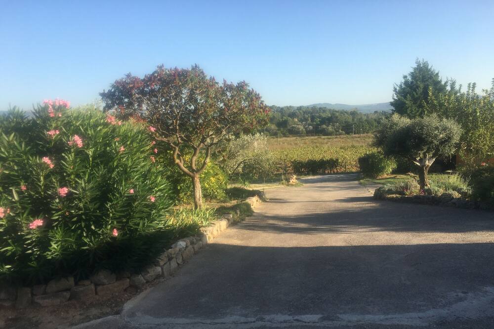 Photo of Outdoor in Rousset