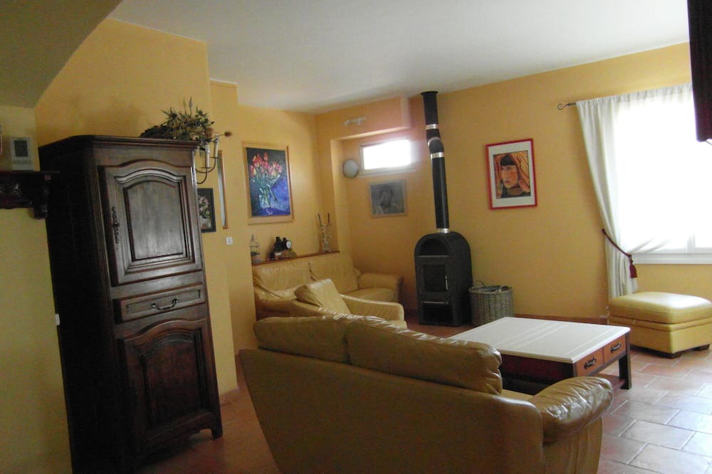 Photo of Livingroom in Sablet