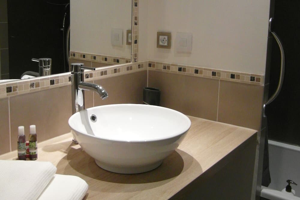 Photo of Bathroom in Sablet