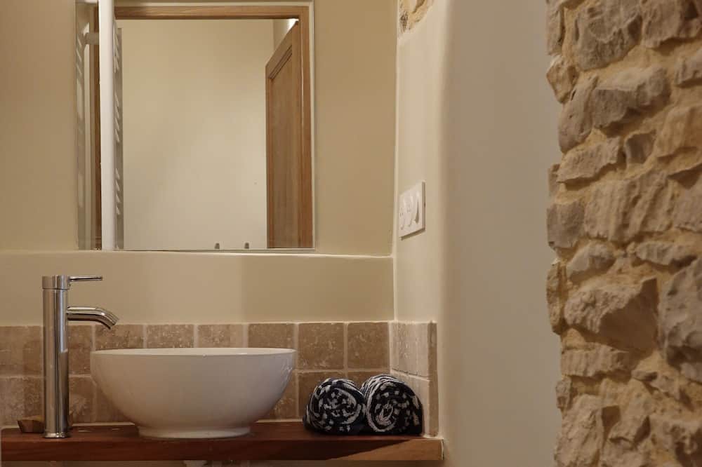 Photo of Bathroom in Revest-du-Bion