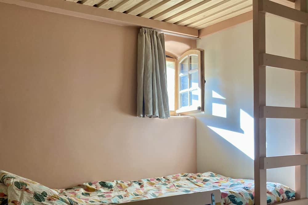Photo of Bedroom in Revest-du-Bion