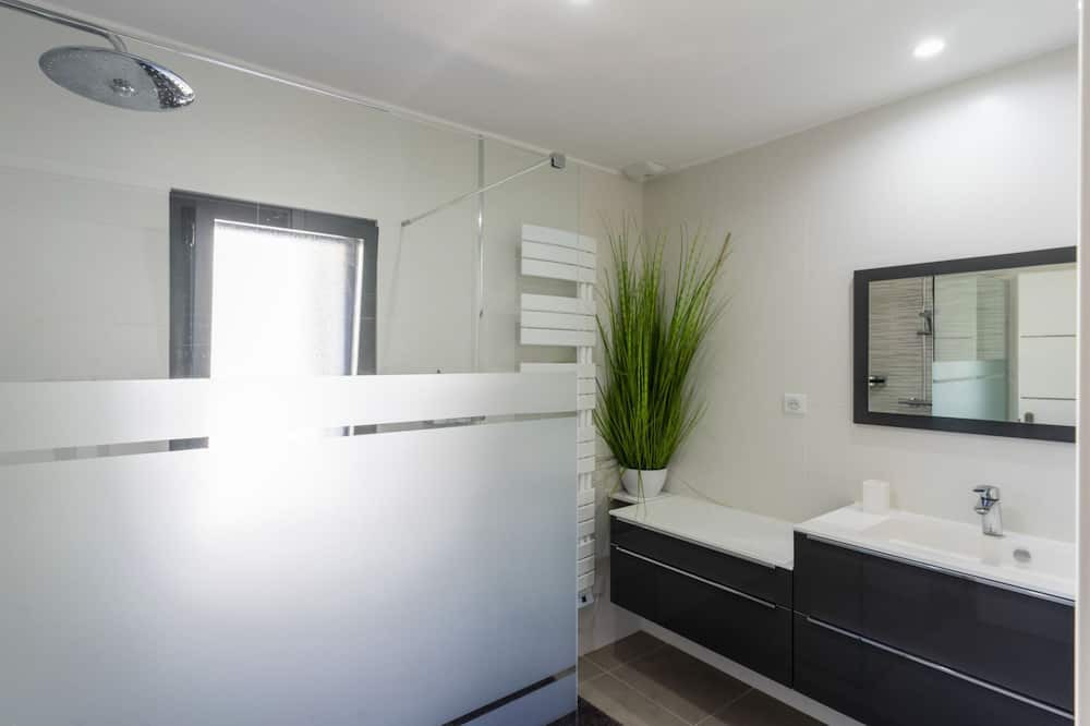 Photo of Bathroom in Miramar