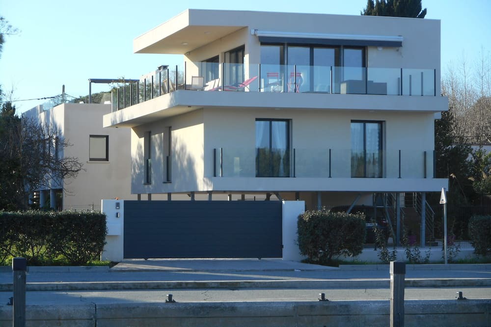 Photo of Outdoor in Miramar