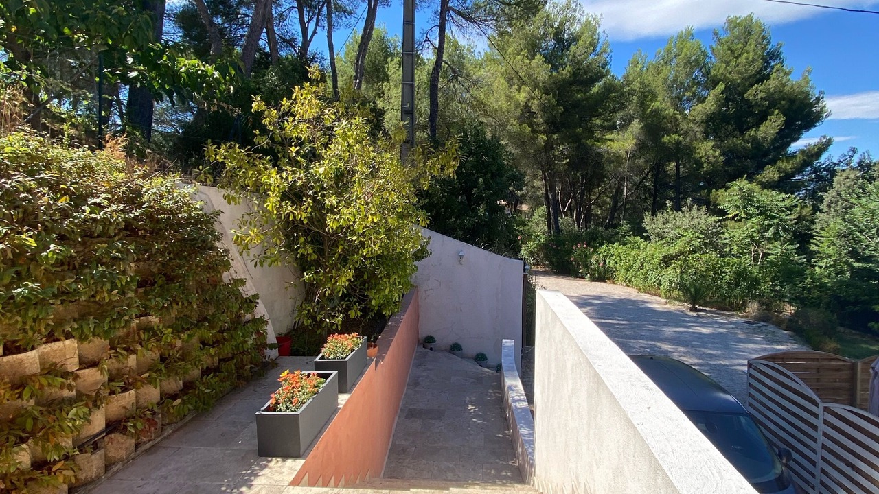 Photo of Outdoor in Meyrargues