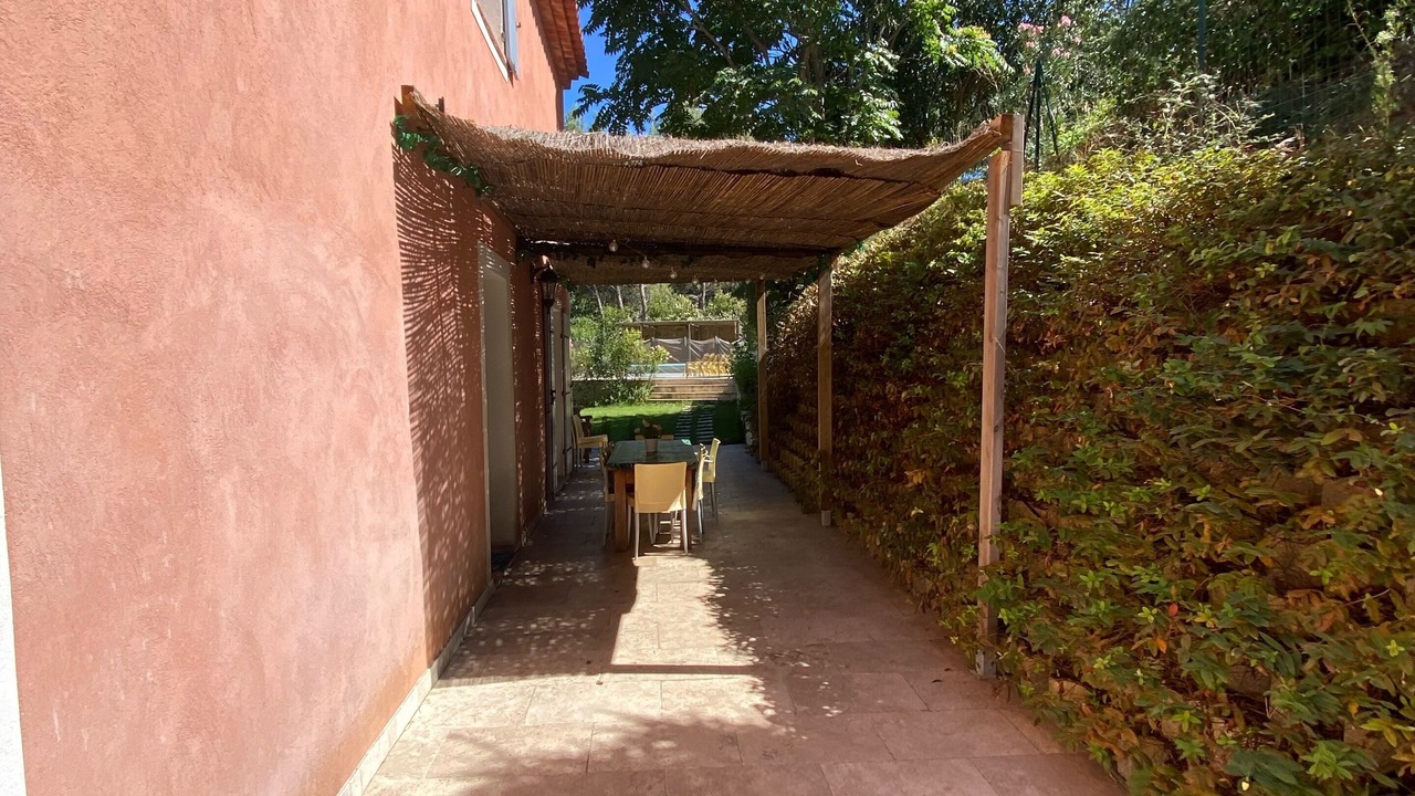 Photo of Outdoor in Meyrargues