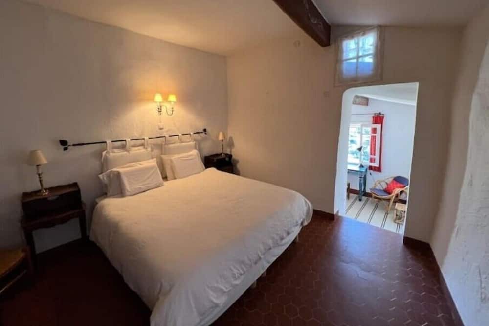Photo of Bedroom in Venasque